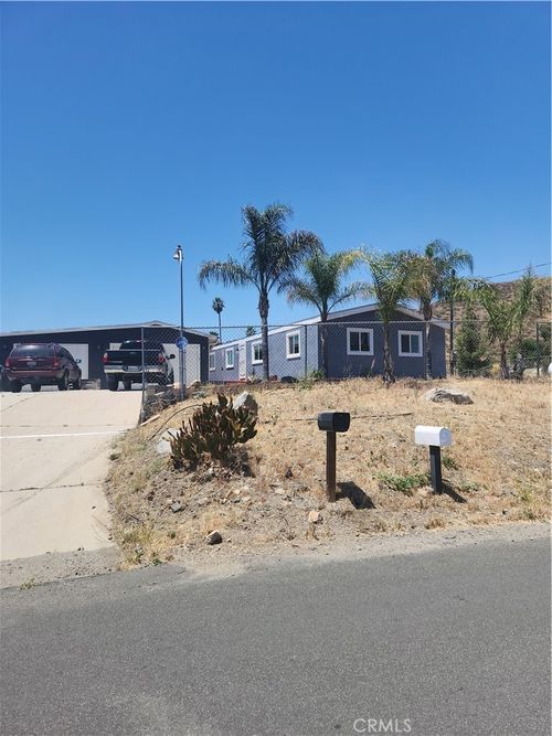 28395 Connecticut Dr, Menifee, CA, 92587 | Card Image
