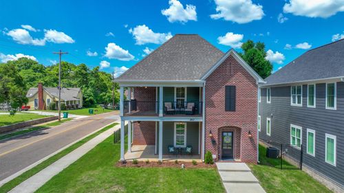 267 W Deaderick St, Jackson, TN, 38301-5951 | Card Image