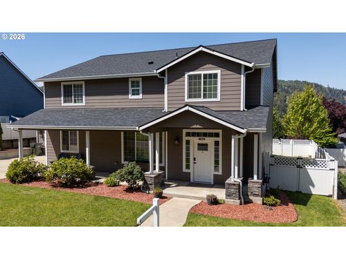786 View Dr, Winchester, OR, 97495-8986 | Card Image