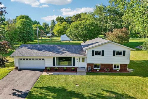 W7810 Star Court Road, Pacific, WI, 53954 | Card Image