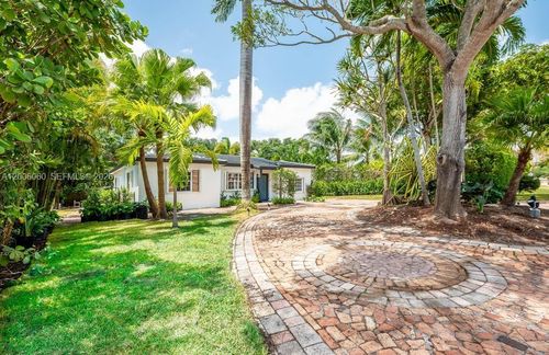 11222 Ne 9th Ave, Biscayne Park, FL, 33161-6704 | Card Image