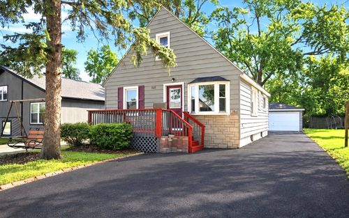 1621 Round Lake Dr, Round Lake Beach, IL, 60073-1917 | Card Image