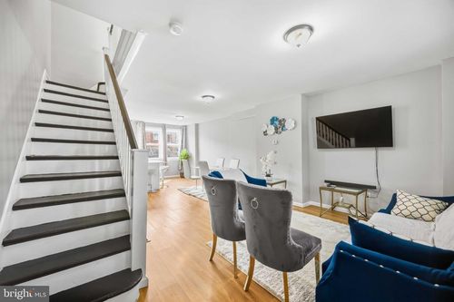 7206 Dicks Ave, PHILADELPHIA, PA, 19153-2415 | Card Image