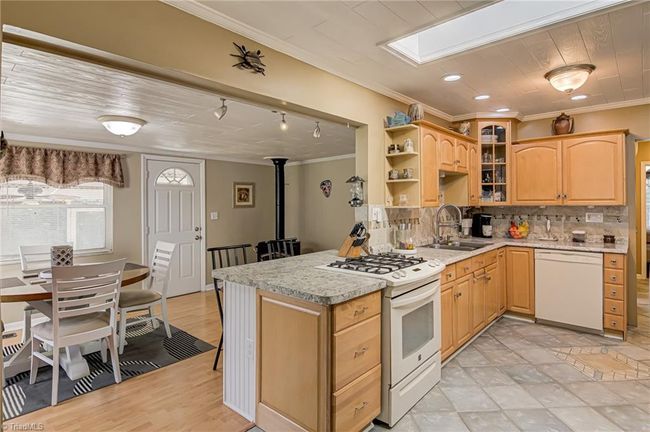 Kitchen | Image 14