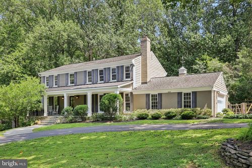 2005 Adams Hill Rd, Vienna, VA, 22182-2902 | Card Image