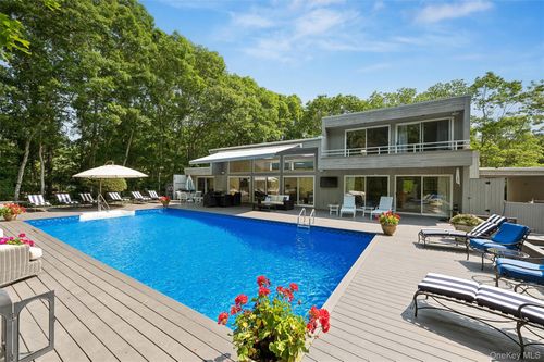 16 Elizabeth Ln, Quogue, NY, 11959-4233 | Card Image