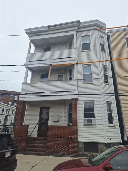 3-241 Walnut St, Chelsea, MA, 02150-4170 | Card Image