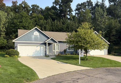 9-4207 Sand Valley Dr Ne, Rockford, MI, 49341-7018 | Card Image