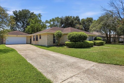 6925 Glen Willow Dr, Beaumont, TX, 77706-4111 | Card Image