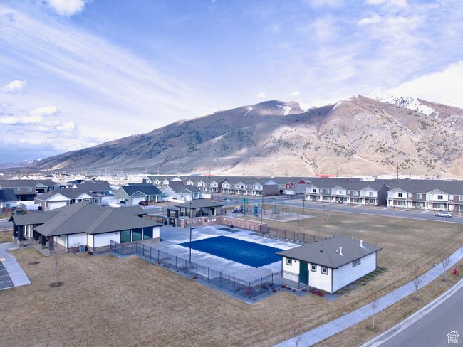 Community club house and pool. | Image 17