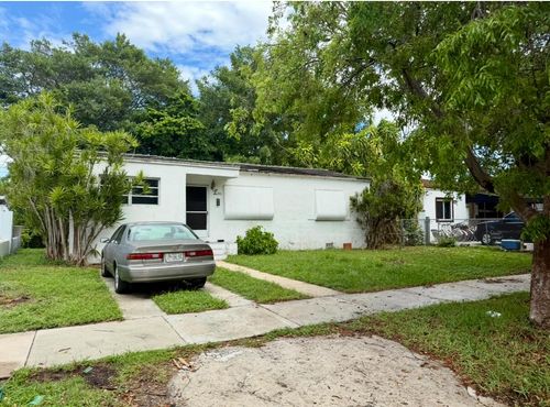 3801 Nw Flagler Ter, Miami, FL, 33126-5700 | Card Image