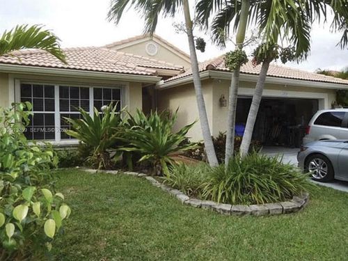 2010 Nw 182nd Ter, Pembroke Pines, FL, 33029-3713 | Card Image