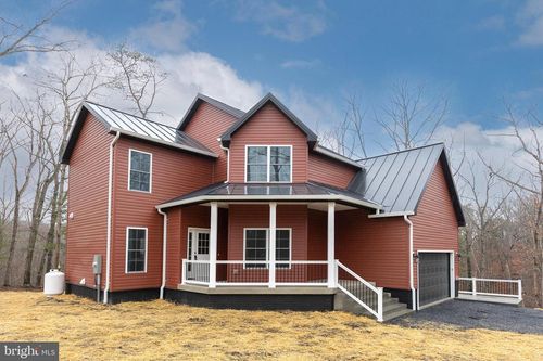 220 Lakeland Cir, MIDDLETOWN, VA, 22645-3563 | Card Image