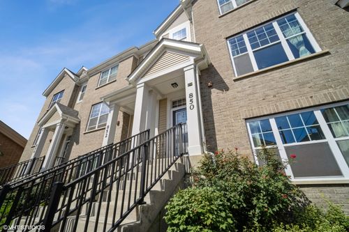 850 Lexington Cir W, Des Plaines, IL, 60016-4594 | Card Image