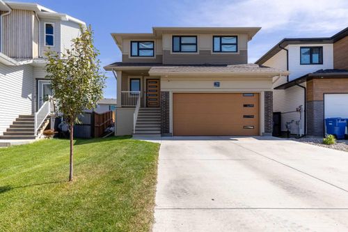 1366 Pacific Circle W, Lethbridge, AB, T1J5V3 | Card Image