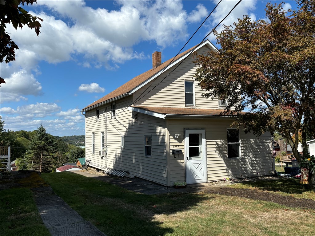 Michigan Ave, Jeannette, PA 15644