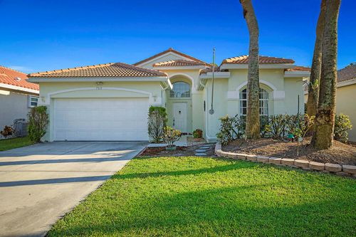 7019 Se Twin Oaks Cir, Stuart, FL, 34997-4727 | Card Image