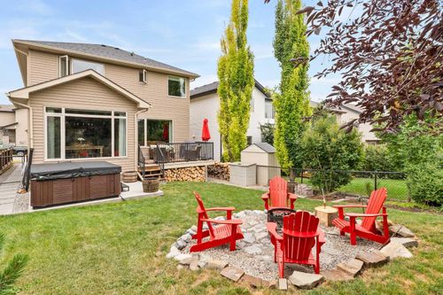 19 Sunset Cir, Cochrane, AB, T4C0C3 | Card Image