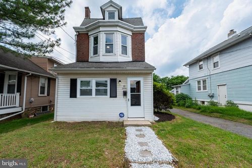 12 W Roland Rd, BROOKHAVEN, PA, 19015-3226 | Card Image
