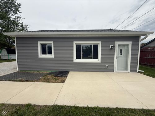 106 W Chestnut St, Fairland, IN, 46126-2023 | Card Image