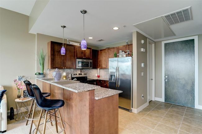 UNIT-802 - 500 Seawall Blvd, Condo with 2 bedrooms, 2 bathrooms and 1 parking in Galveston TX | Image 4