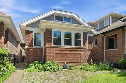 2924 W Giddings St, CHICAGO, IL, 60625-3712 | Card Image