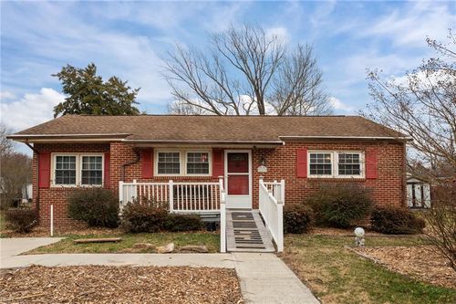 117 W Semple Rd, Williamsburg, VA, 23185-5444 | Card Image