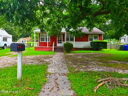 410 W Village Dr, Greenville, NC, 27834-3727 | Card Image