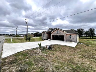 217 Gato Road, House other with 4 bedrooms, 3 bathrooms and 4 parking in Cedar Creek TX | Image 1