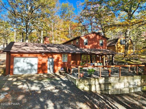 75 E Shore Dr, Hawley, PA, 18428-8250 | Card Image