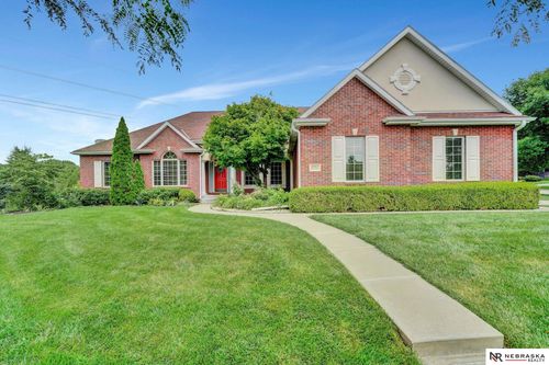 8740 Augusta Cir, Lincoln, NE, 68526-9575 | Card Image
