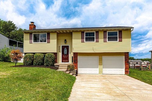 2892 Spruceway Dr, Cincinnati, OH, 45251 | Card Image