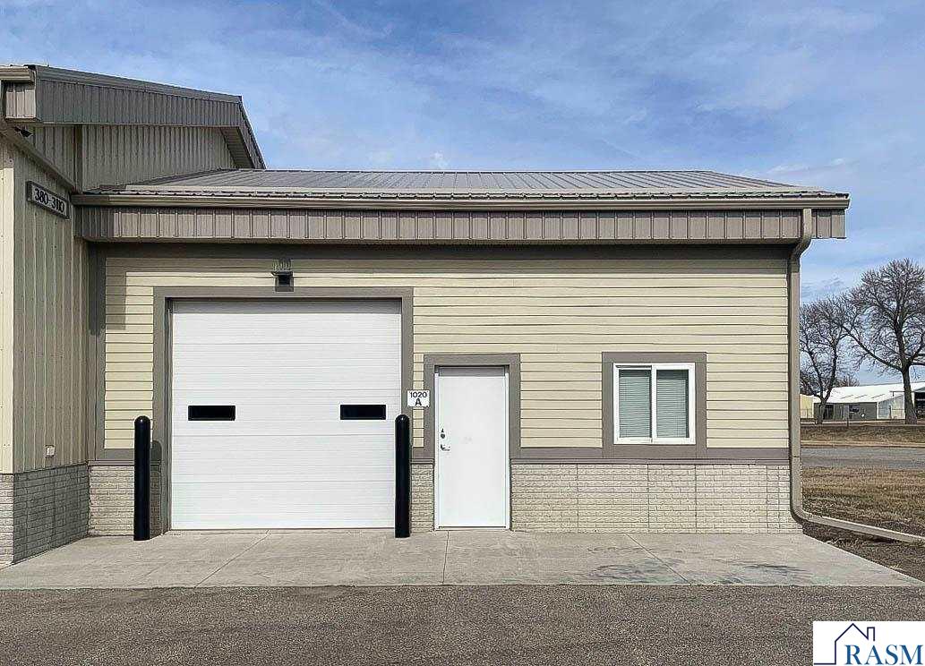 1020 S Victory Dr, Mankato, MN 56001