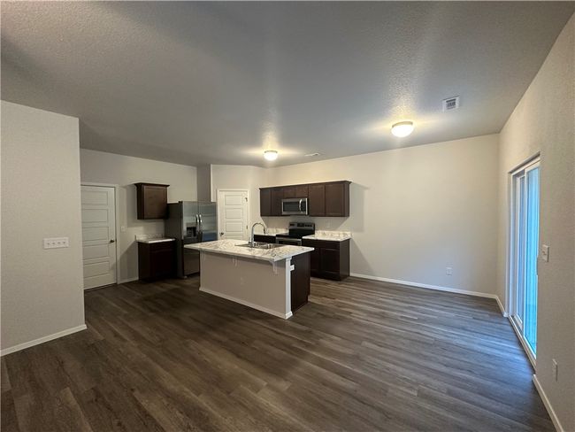 Move in Ready! Actual photo! | Image 7