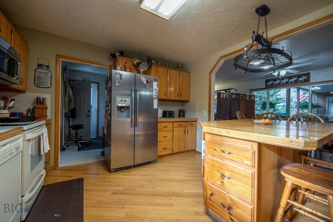 1077 Us Highway 89 S, House other with 3 bedrooms, 3 bathrooms and null parking in Gardiner MT | Image 24