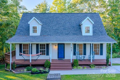 76 Overlook Pointe Dr, Spruce Pine, NC, 28777-3077 | Card Image