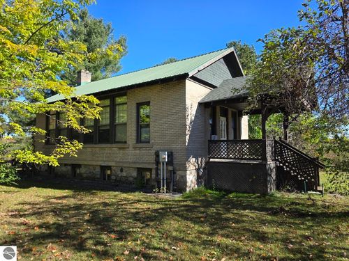 6132 Bunker Hill Rd, Central Lake, MI, 49622-9750 | Card Image