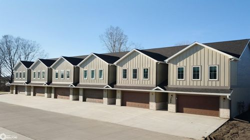 210 Stonebrook Ct, Clear Lake, IA, 50428-1170 | Card Image