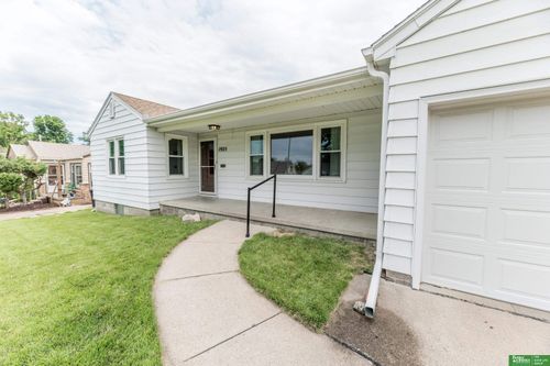 1925 S 47th Street, Omaha, NE, 68106 | Card Image