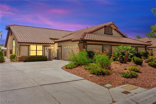3935 Saddlewood Ct, Las Vegas, NV, 89121-4165 | Card Image