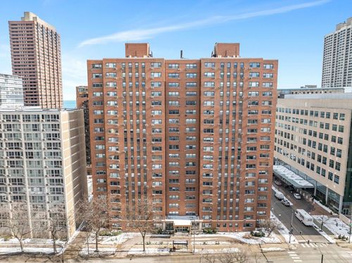 1703-2909 Sheridan Rd, Chicago, IL, 60657-5946 | Card Image