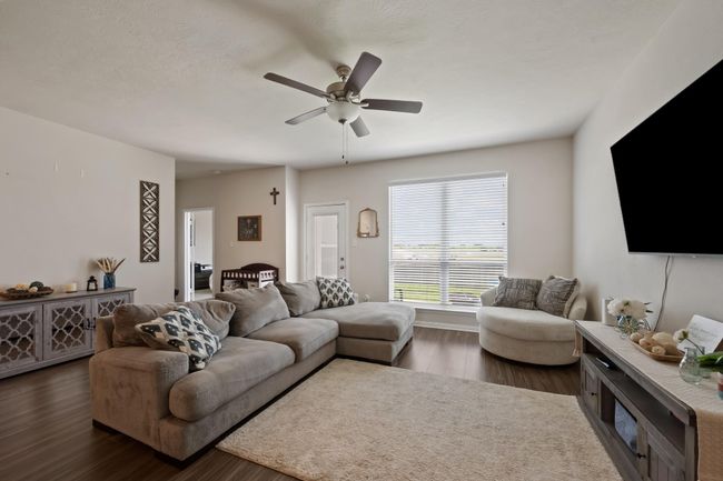 2040 Muscadine Trl, House other with 3 bedrooms, 2 bathrooms and 2 parking in Brenham TX | Image 12