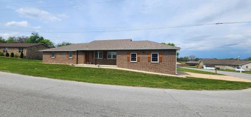 801 Kenny St, Ava, MO, 65608-5672 | Card Image