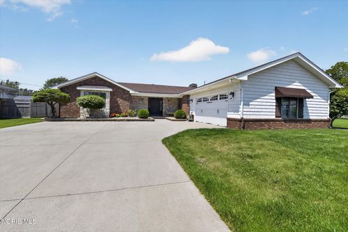 3263 Beachwood Dr, Oregon, OH, 43616-2307 | Card Image
