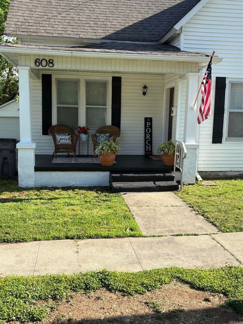 608 W Poplar St, Paragould, AR, 72450-4254 | Card Image