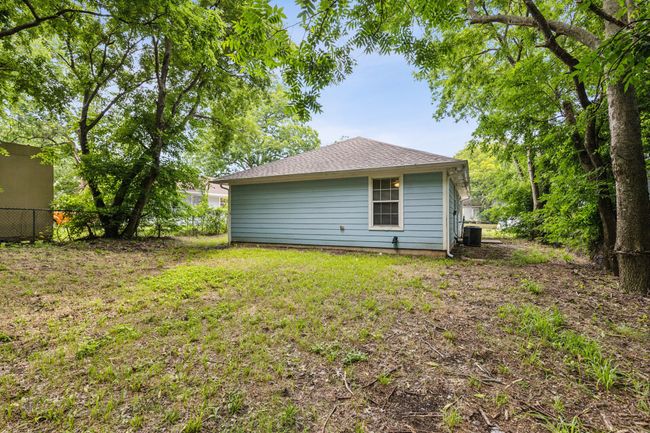 1113 E Jones St, House other with 3 bedrooms, 2 bathrooms and null parking in Sherman TX | Image 22