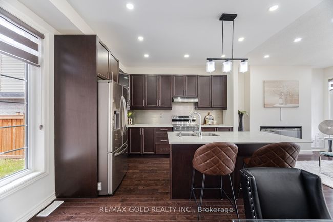 50 Block Rd, House attached with 4 bedrooms, 3 bathrooms and 1 parking in Brampton ON | Image 14