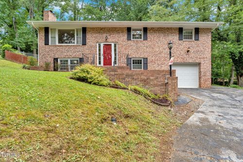 308 Cardinal Ln, Bristol, TN, 37620-2705 | Card Image