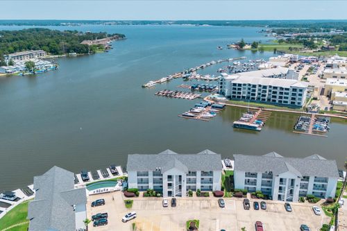 unit-c202-168 Lake Point Blvd, Montgomery, TX, 77356-3695 | Card Image