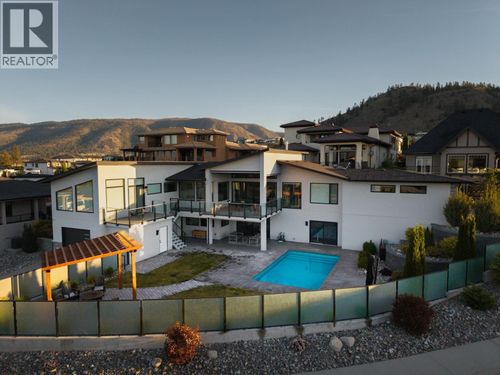 3276 Vineyard View Dr, West Kelowna, BC, V4T3M3 | Card Image